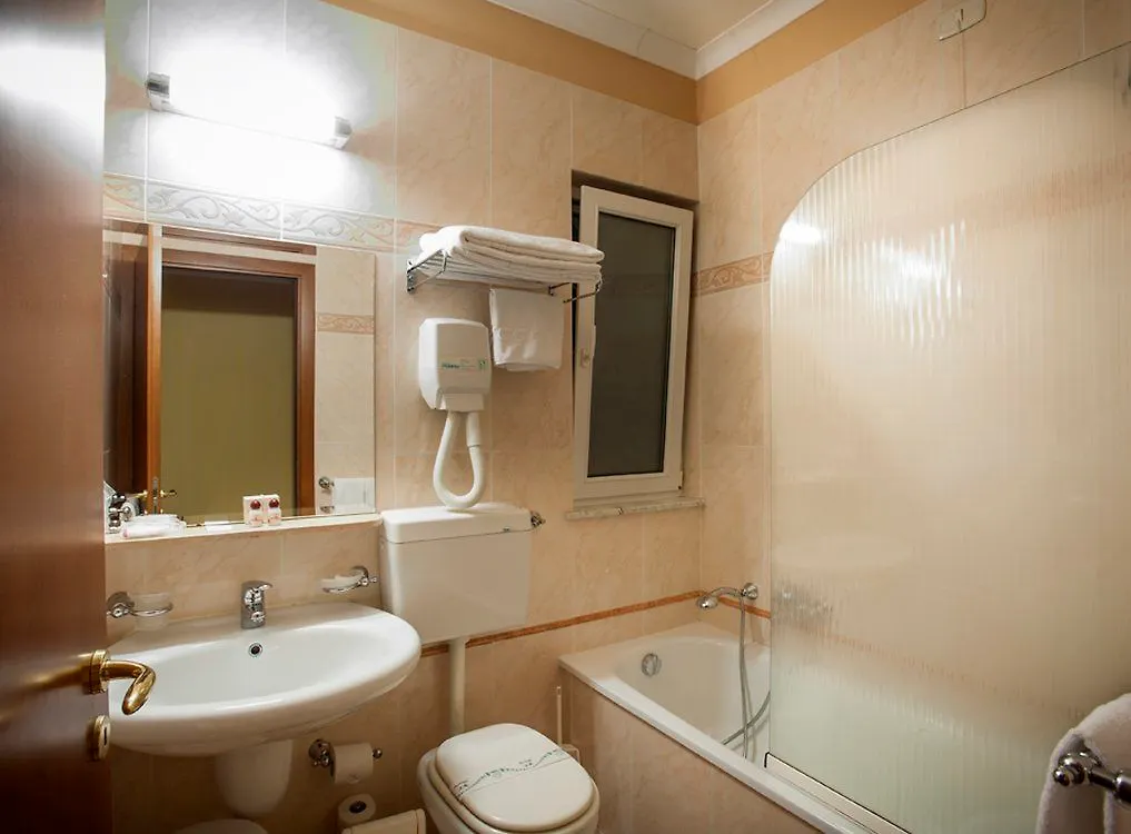 Hotel Residenza d'Aragona Palermo 4*,